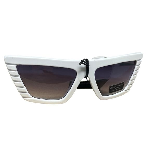 Kendall & Kylie Sunglasses Adult White Cateye Futuristic Pointed Y2K Costume NEW - Picture 1 of 7